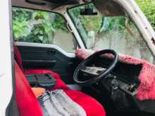 https://riyasewana.com/uploads/nissan-caravan-1992-1311470012553.jpg