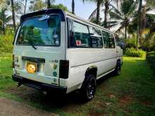 https://riyasewana.com/uploads/nissan-caravan-1992-149184412083.jpg