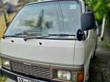 Nissan Caravan 1992 Van