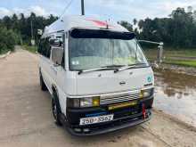 Nissan Caravan 1992 Van