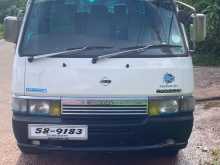 Nissan Caravan 1992 Van