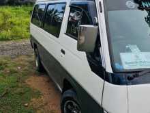 Nissan Caravan 1992 Van
