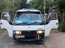 Nissan Caravan 1993 Van