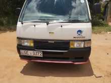 Nissan Caravan 1995 Van