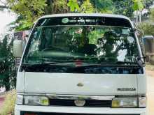Nissan Caravan 1995 Van