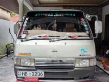 Nissan Caravan 1999 Van