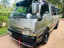 Nissan Caravan 2000 Van