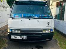 Nissan Caravan 2000 Van