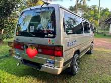 Nissan Caravan 2000 Van