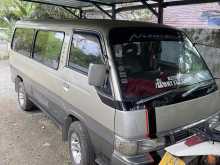 Nissan Caravan 2004 Van