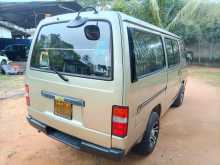 Nissan Caravan 1995 Van