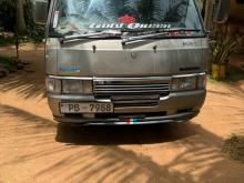 Nissan Caravan 2000 Van