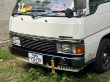 Nissan Caravan 2000 Van