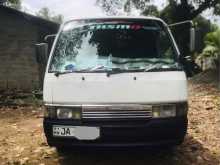Nissan Caravan 2000 Van