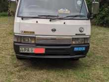 Nissan CARAVAN 2001 Van