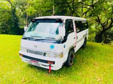 Nissan Caravan 2000 Van
