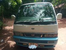 Nissan Caravan 1990 Van