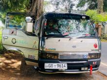 Nissan Caravan 2000 Van