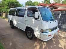 Nissan Caravan 1988 Van