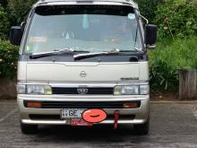 Nissan Caravan 1995 Van