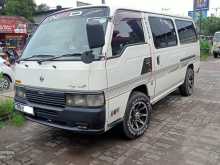 Nissan Caravan 2000 Van