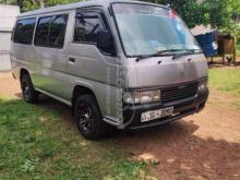 Nissan Caravan 2000 Van