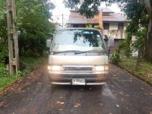 Nissan Caravan 1995 Van