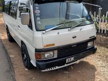 Nissan Caravan 1992 Van