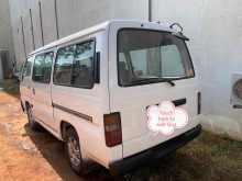 Nissan Caravan 2000 Van