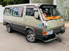 Nissan Caravan 1995 Van