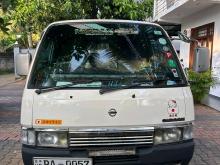 Nissan Caravan 2000 Van