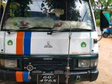 Nissan Caravan 1987 Van