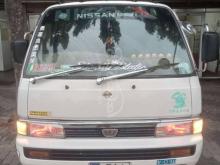 Nissan Caravan 1989 Van