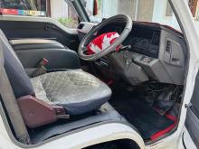 https://riyasewana.com/uploads/nissan-caravan-3018213524593.jpg