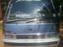 Nissan Caravan 1988 Van