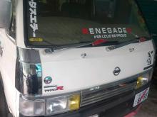Nissan CARAVAN 1999 Van