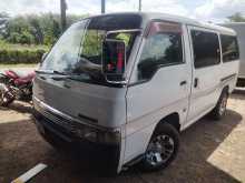 Nissan Caravan 1995 Van