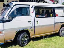 Nissan Caravan 1993 Van