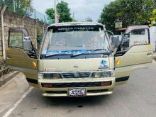 Nissan Caravan 1993 Van