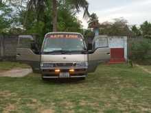 Nissan Caravan 1990 Van