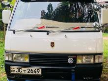 Nissan Caravan 2000 Van