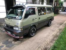 Nissan Caravan 1992 Van