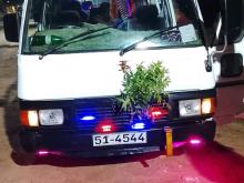 Nissan Caravan 1986 Van