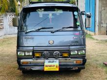 Nissan Caravan 1989 Van