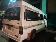 Nissan Caravan 2000 Van