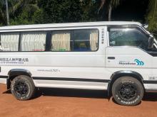 Nissan Caravan 1993 Van