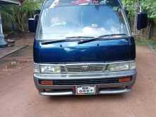 Nissan Caravan 1987 Van