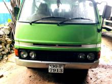Nissan Caravan 1983 Van
