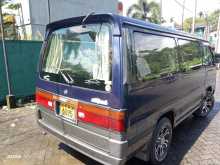 Nissan Caravan 2001 Van