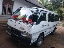 Nissan Caravan 2001 Van